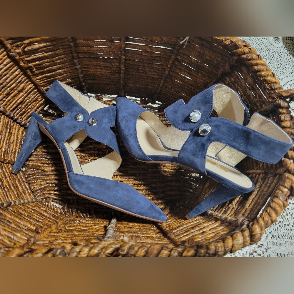Louise et Cie Navy Suede Heels